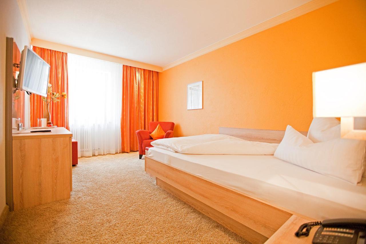 Hotel Krone Ohg Герлинген Экстерьер фото