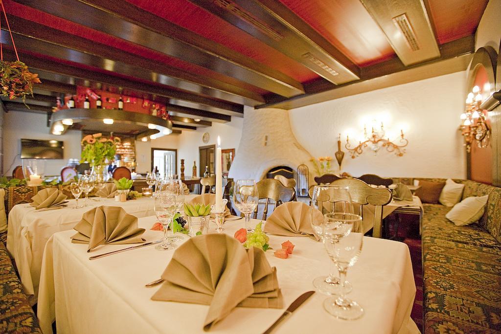 Hotel Krone Ohg Герлинген Экстерьер фото
