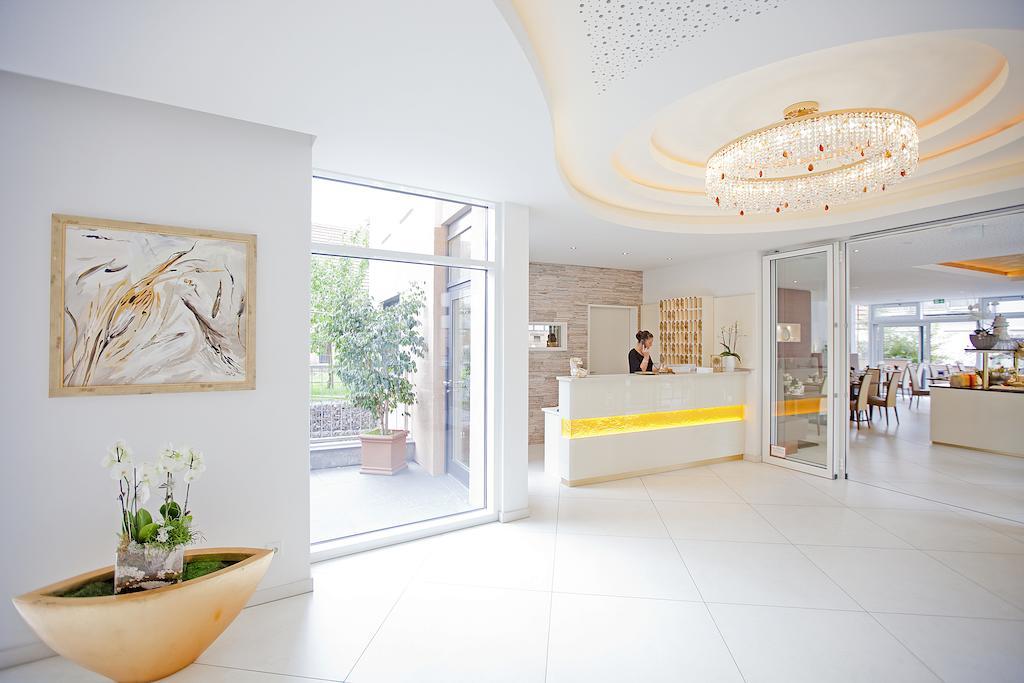 Hotel Krone Ohg Герлинген Экстерьер фото