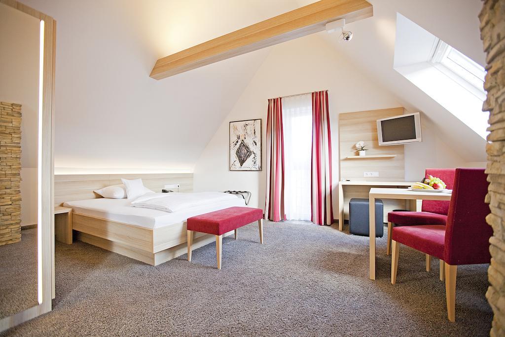 Hotel Krone Ohg Герлинген Номер фото
